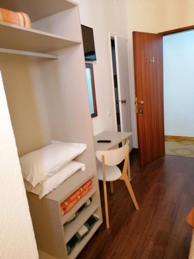 Pensao Nova Goa Hotel Lisbon Bagian luar foto