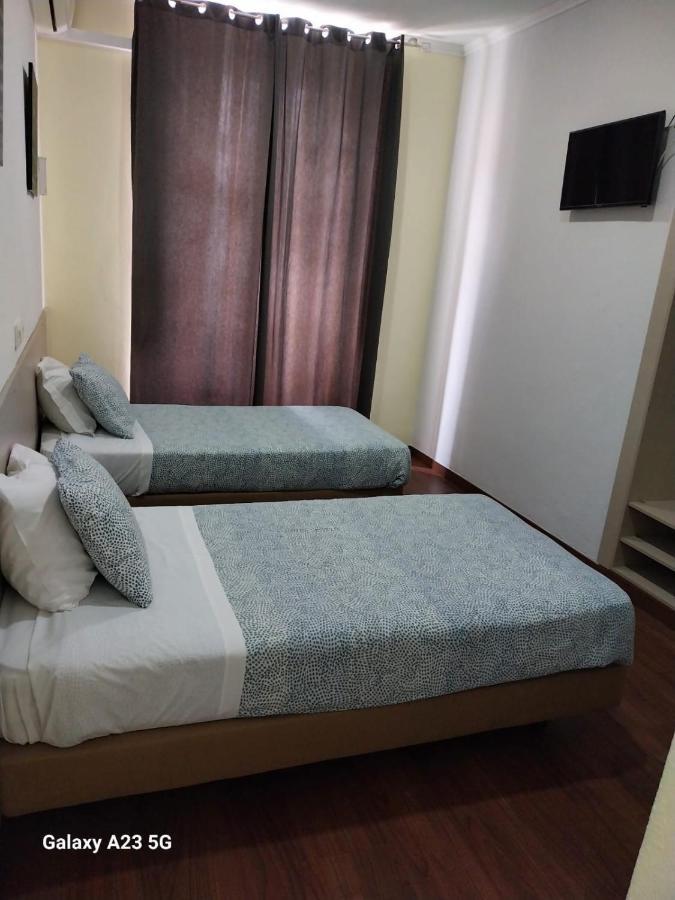 Pensao Nova Goa Hotel Lisbon Bagian luar foto