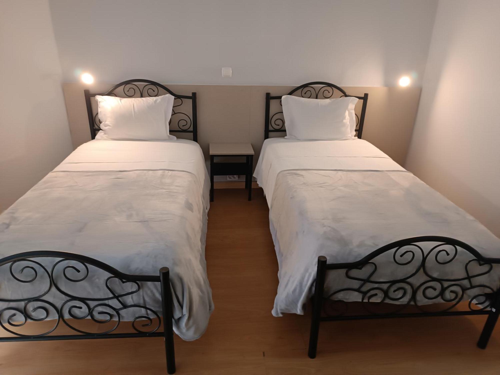 Pensao Nova Goa Hotel Lisbon Bagian luar foto