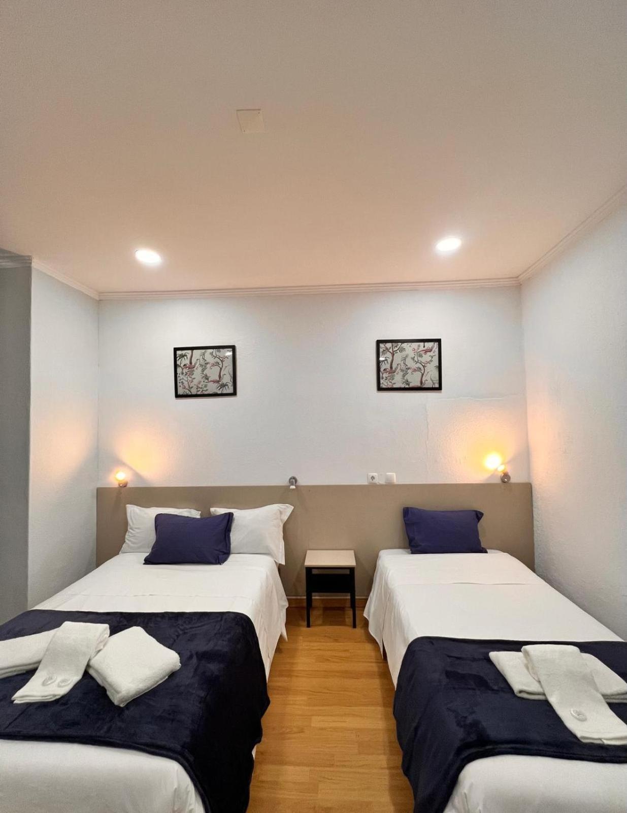 Pensao Nova Goa Hotel Lisbon Bagian luar foto