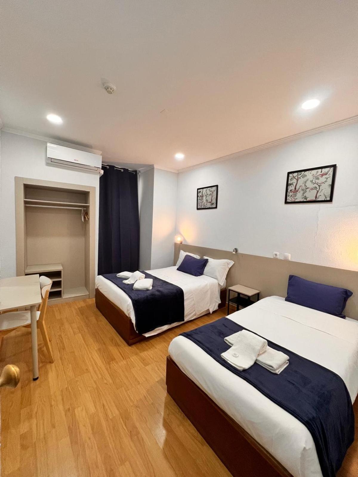 Pensao Nova Goa Hotel Lisbon Bagian luar foto