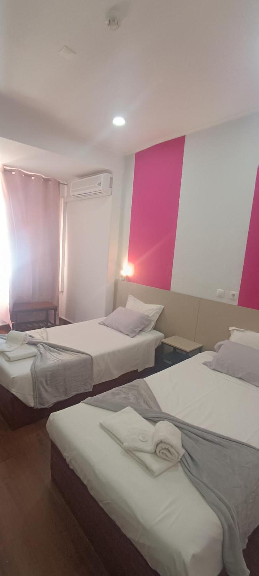 Pensao Nova Goa Hotel Lisbon Bagian luar foto